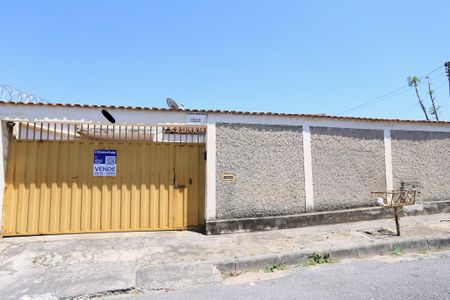 Casa à venda com 360m², 2 quartos e 2 vagasFachada