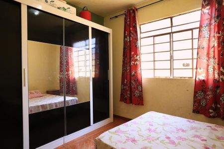 Casa à venda com 360m², 2 quartos e 2 vagasQuarto