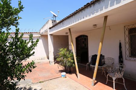 Casa à venda com 360m², 2 quartos e 2 vagasEntrada