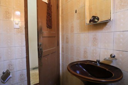 Casa à venda com 360m², 2 quartos e 2 vagasBanheiro