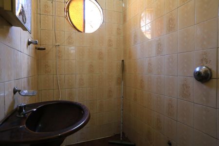 Casa à venda com 360m², 2 quartos e 2 vagasBanheiro