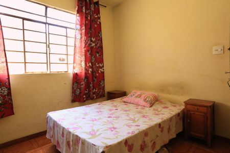 Casa à venda com 360m², 2 quartos e 2 vagasQuarto