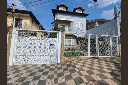 Casa à venda com 470m², 4 quartos e 3 vagasFachada