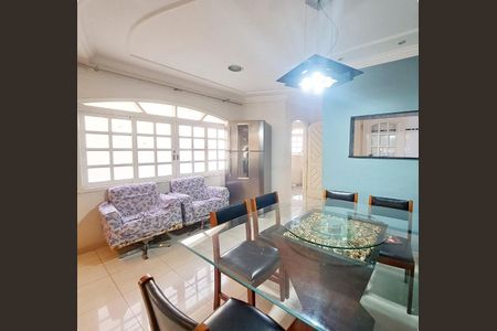 Casa à venda com 470m², 4 quartos e 3 vagasSala