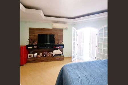 Casa à venda com 470m², 4 quartos e 3 vagasSuíte 1