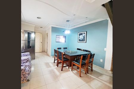 Casa à venda com 470m², 4 quartos e 3 vagasSala