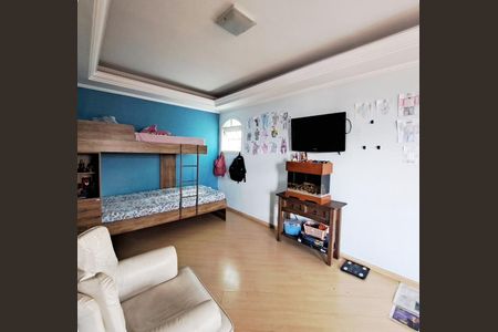 Casa à venda com 470m², 4 quartos e 3 vagasDetalhe