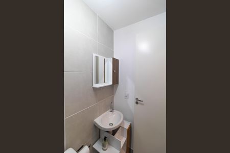 Apartamento à venda com 37m², 2 quartos e sem vaga Apartamento à venda com 37m², 2 quartos e sem vagaBanheiro Social