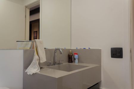 Apartamento à venda com 180m², 3 quartos e 3 vagasBanheiro da Suíte 3