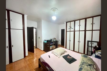 Casa à venda com 400m², 6 quartos e 8 vagas Casa à venda com 400m², 6 quartos e 8 vagasQuarto 3