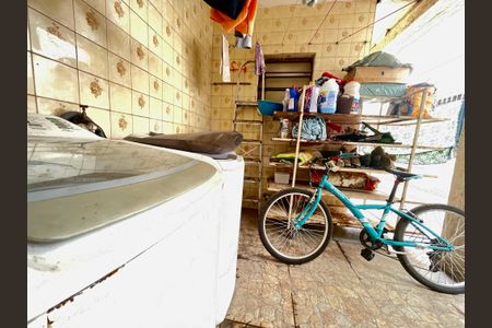 Casa à venda com 400m², 6 quartos e 8 vagas Casa à venda com 400m², 6 quartos e 8 vagasÁrea de Serviço