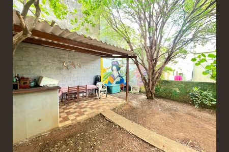 Casa à venda com 400m², 6 quartos e 8 vagas Casa à venda com 400m², 6 quartos e 8 vagasChurrasqueira