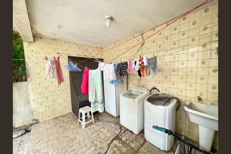 Casa à venda com 400m², 6 quartos e 8 vagas Casa à venda com 400m², 6 quartos e 8 vagasÁrea de Serviço