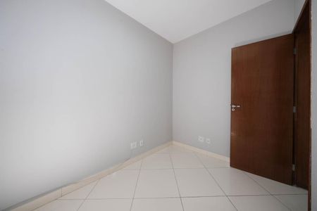 Quarto 1 de apartamento à venda com 2 quartos, 40m² em Jardim Maringa, São Paulo