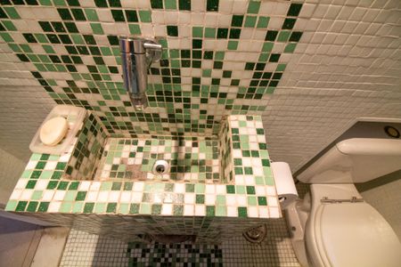 Casa à venda com 200m², 2 quartos e 2 vagas