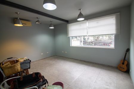 Casa à venda com 200m², 2 quartos e 2 vagas Casa à venda com 200m², 2 quartos e 2 vagasSuíte 1