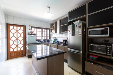 Casa à venda com 100m², 2 quartos e 2 vagas Casa à venda com 100m², 2 quartos e 2 vagasCozinha