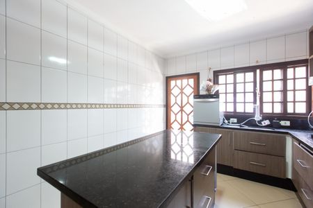 Casa à venda com 100m², 2 quartos e 2 vagas Casa à venda com 100m², 2 quartos e 2 vagasCozinha