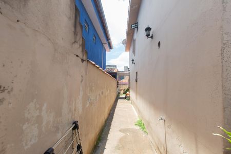 Casa à venda com 100m², 2 quartos e 2 vagas Casa à venda com 100m², 2 quartos e 2 vagasCorredor