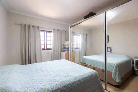 Casa à venda com 100m², 2 quartos e 2 vagas Casa à venda com 100m², 2 quartos e 2 vagasQuarto 1