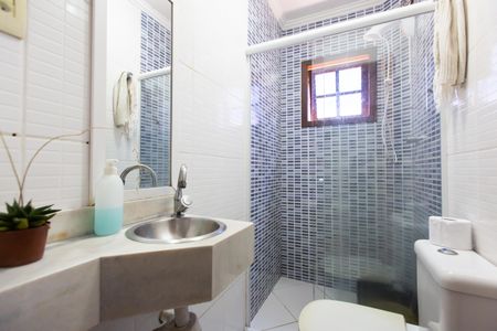 Casa à venda com 100m², 2 quartos e 2 vagas Casa à venda com 100m², 2 quartos e 2 vagasBanheiro 1