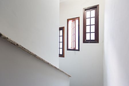 Casa à venda com 100m², 2 quartos e 2 vagas Casa à venda com 100m², 2 quartos e 2 vagasHall