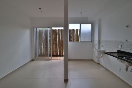 Apartamento para alugar com 80m², 2 quartos e 1 vagaÁrea de Serviço