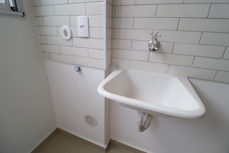 Apartamento para alugar com 80m², 2 quartos e 1 vagaÁrea de Serviço