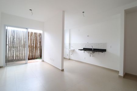 Sala de apartamento para alugar com 2 quartos, 80m² em Jardim Holanda, Uberlândia