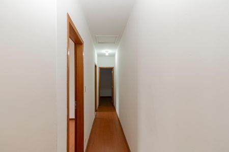 Casa à venda com 150m², 4 quartos e 3 vagasCorredor