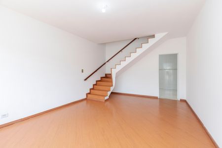 Sala de casa à venda com 4 quartos, 150m² em Jardim Aeroporto, São Paulo