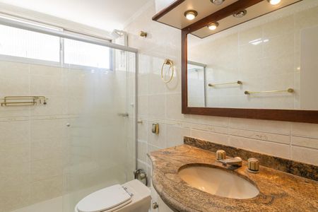 Apartamento para alugar com 128m², 3 quartos e 2 vagas Apartamento para alugar com 128m², 3 quartos e 2 vagasBanheiro Corredor