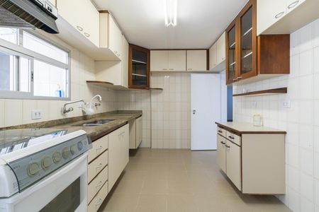 Apartamento para alugar com 128m², 3 quartos e 2 vagas Apartamento para alugar com 128m², 3 quartos e 2 vagasCozinha