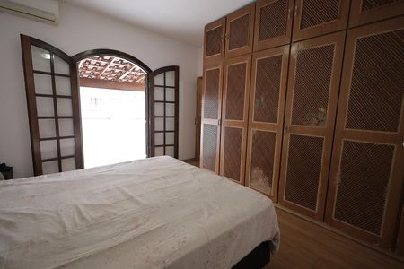 Casa à venda com 159m², 3 quartos e 2 vagas Casa à venda com 159m², 3 quartos e 2 vagasQuarto Suíte