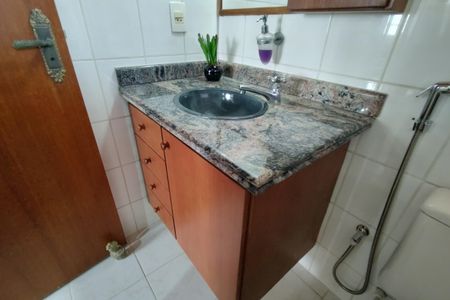 Casa de condomínio à venda com 154m², 3 quartos e 2 vagasBanheiro da Suíte