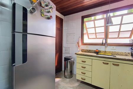 Casa de condomínio à venda com 154m², 3 quartos e 2 vagasCozinha - Armários