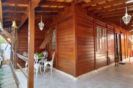 Casa de condomínio à venda com 154m², 3 quartos e 2 vagasFachada