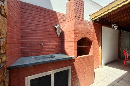 Casa de condomínio à venda com 154m², 3 quartos e 2 vagasChurrasqueira