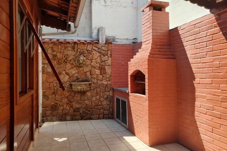 Casa de condomínio à venda com 154m², 3 quartos e 2 vagasChurrasqueira