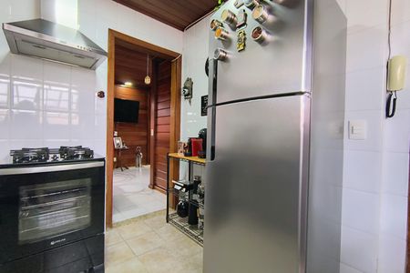 Casa de condomínio à venda com 154m², 3 quartos e 2 vagasCozinha - Armários