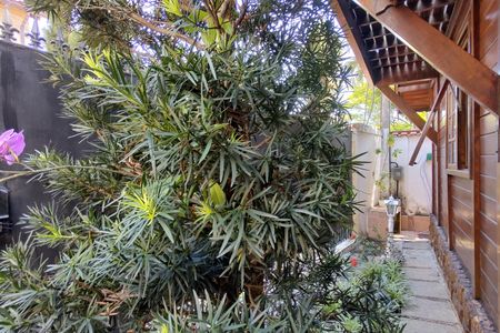 Casa de condomínio à venda com 154m², 3 quartos e 2 vagasQuintal