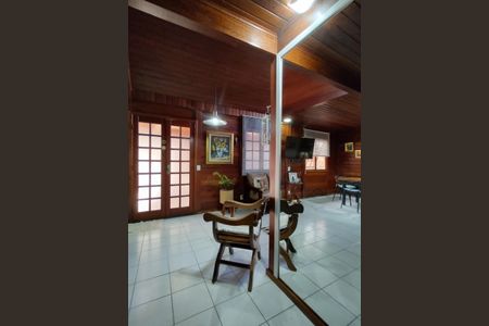 Casa de condomínio à venda com 154m², 3 quartos e 2 vagasSala