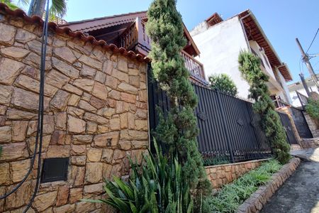 Casa de condomínio à venda com 154m², 3 quartos e 2 vagasFachada