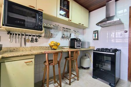 Casa de condomínio à venda com 154m², 3 quartos e 2 vagasCozinha - Armários