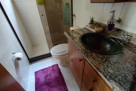 Casa de condomínio à venda com 154m², 3 quartos e 2 vagasBanheiro da Suíte 2