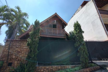 Casa de condomínio à venda com 154m², 3 quartos e 2 vagasFachada