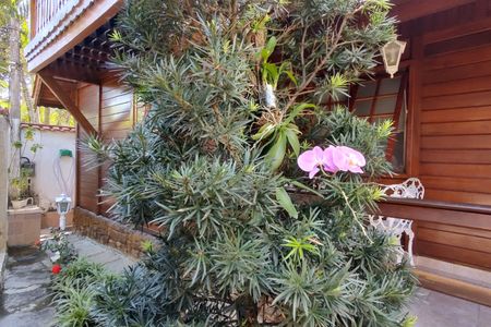 Casa de condomínio à venda com 154m², 3 quartos e 2 vagasQuintal 