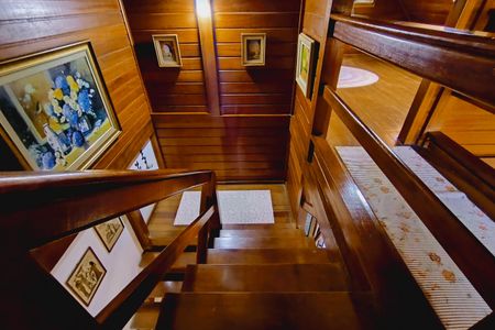 Casa de condomínio à venda com 154m², 3 quartos e 2 vagasEscada 