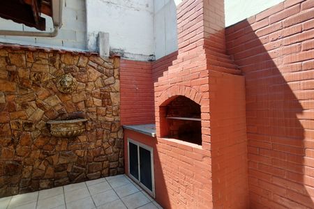 Casa de condomínio à venda com 154m², 3 quartos e 2 vagasChurrasqueira