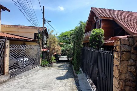 Casa de condomínio à venda com 154m², 3 quartos e 2 vagasFachada